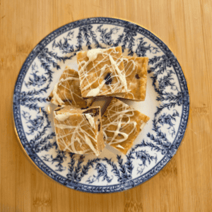 Easy no-bake slice with dried cranberries and white chocolate