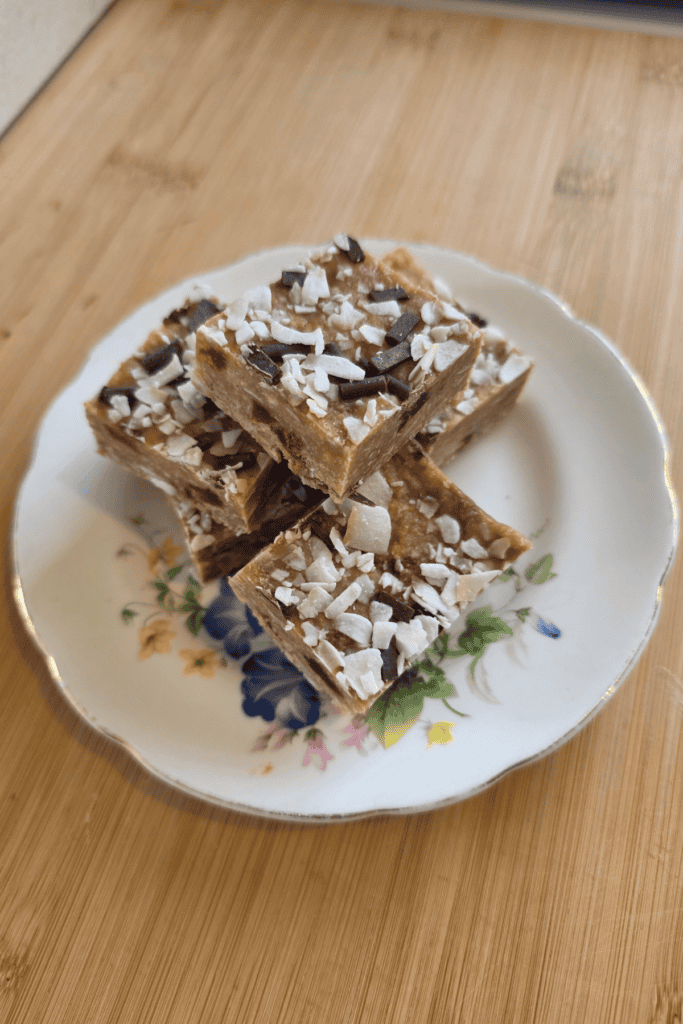 Easy no-bake apricot slice with coconut and chocolate